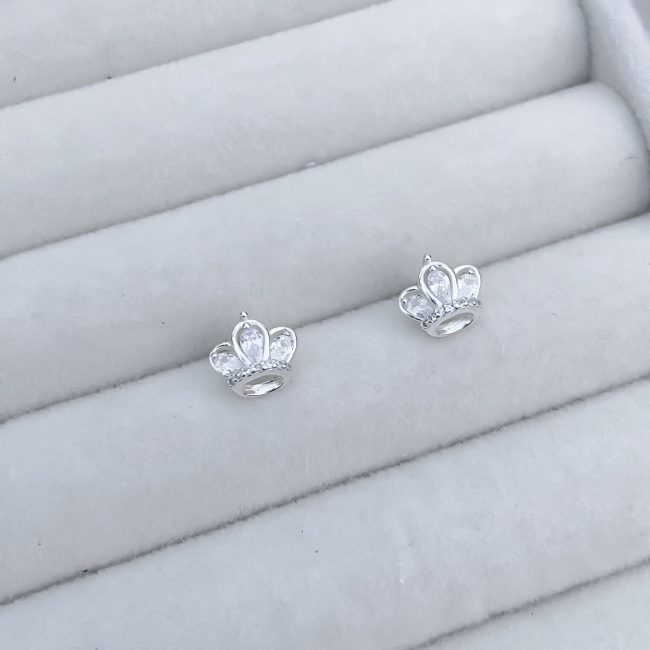 brinco coroa cravejada (1)