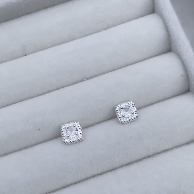 brinco quadrado cravejado (1)